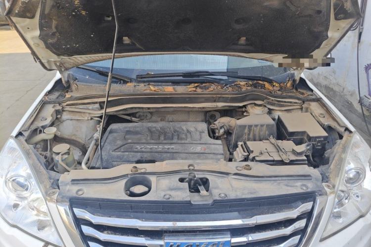 Used Haval H6 2016 Upgraded Model 1.5T Manual Two-Wheel Drive Elite Version Engine Bay