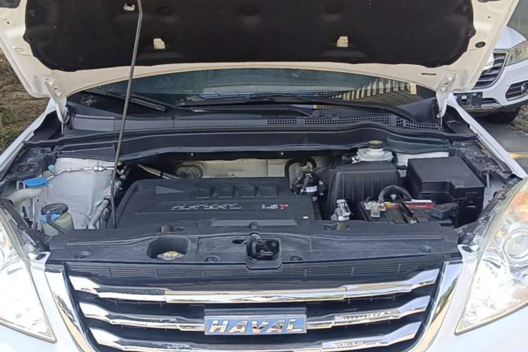 Used Haval H6 2016 Upgraded Model 1.5T Automatic Two-Wheel Drive Elite Version Engine Bay