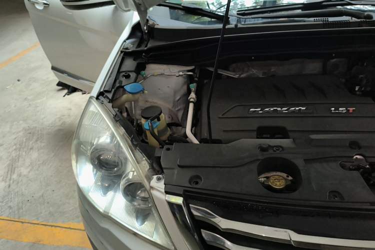Used Haval H6 2016 Upgraded Model 1.5T Automatic Two-Wheel Drive Elite Version Engine Bay Right
