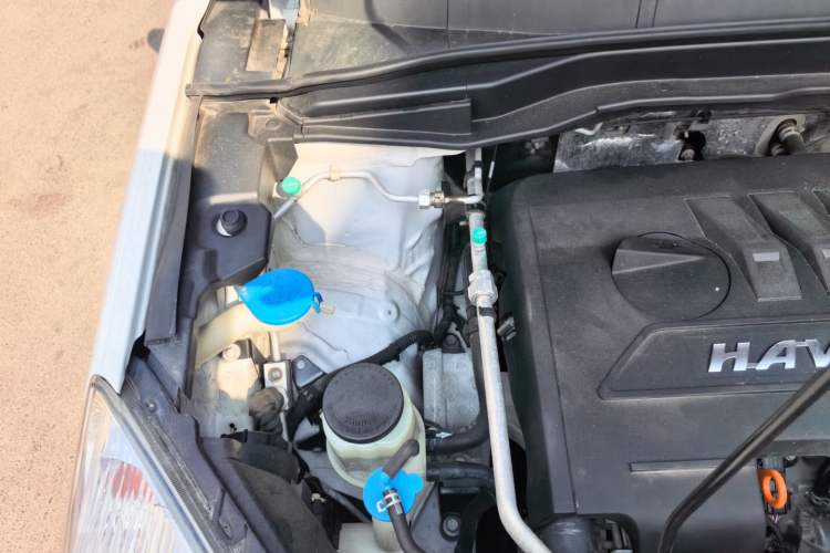 Used Haval H6 2016 Upgraded Model 1.5T Automatic Two-Wheel Drive Elite Version Engine Bay Right