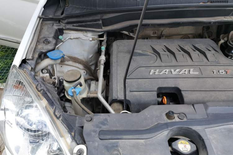 Used Haval H6 2016 Upgraded Model 1.5T Automatic Two-Wheel Drive Elite Version Engine Bay Right
