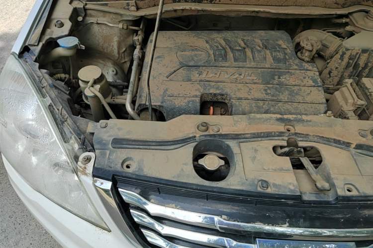 Used Haval H6 2016 Upgraded Model 1.5T Manual Two-Wheel Drive Elite Version Engine Bay Right