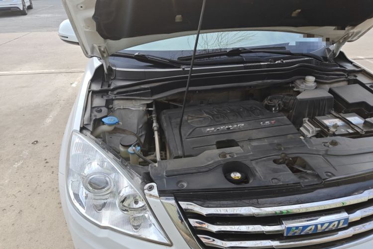 Used Haval H6 2016 Upgraded Model 1.5T Manual Two-Wheel Drive Elite Version Engine Bay Right