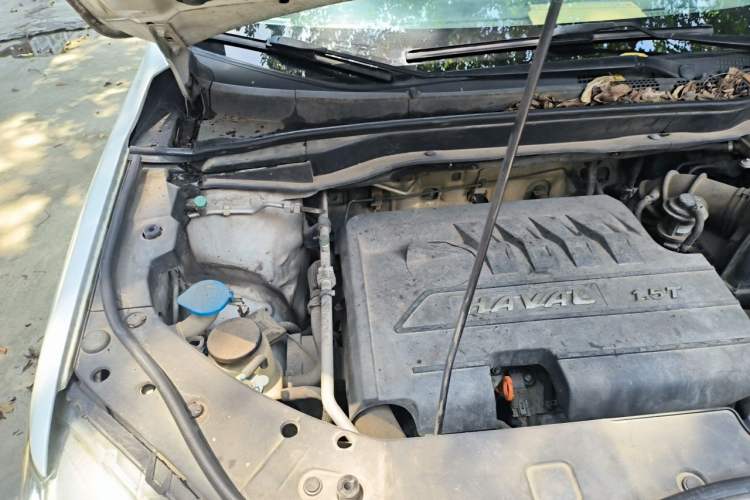 Used Haval H6 2016 Upgraded Model 1.5T Automatic Two-Wheel Drive Elite Version Engine Bay Right