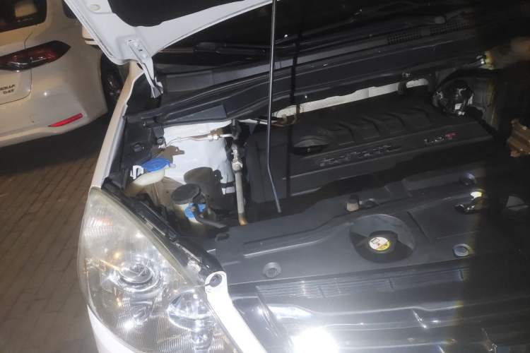 Used Haval H6 2016 Upgraded Model 1.5T Manual Two-Wheel Drive Elite Version Engine Bay Right