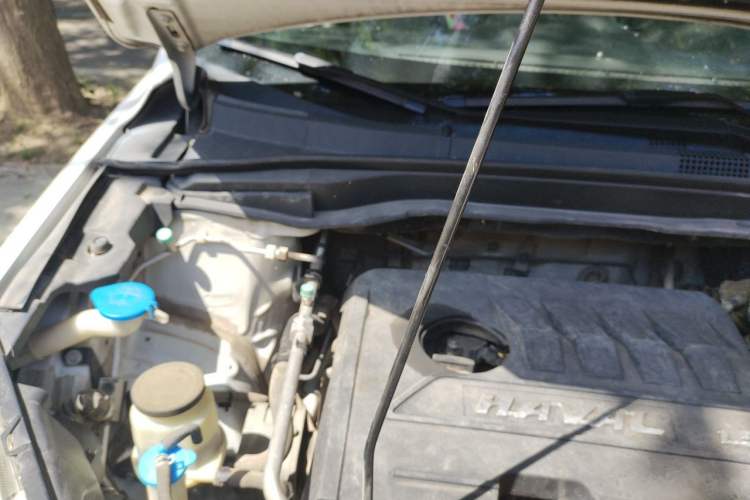 Used Haval H6 2016 Upgraded Model 1.5T Automatic Two-Wheel Drive Elite Version Engine Bay Right