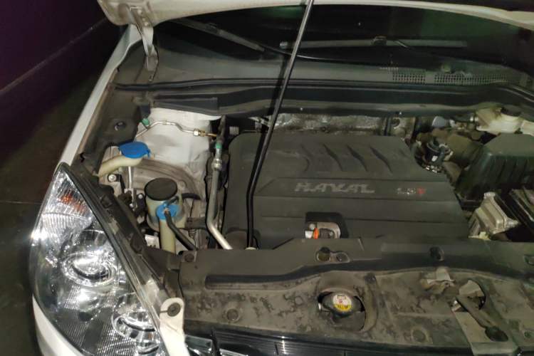 Used Haval H6 2016 Upgraded Model 1.5T Automatic Two-Wheel Drive Elite Version Engine Bay Right