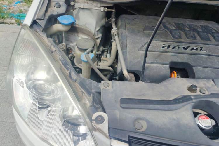 Used Haval H6 2016 Upgraded Model 1.5T Manual Two-Wheel Drive Elite Version Engine Bay Right