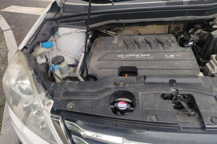 Used Haval H6 2016 Upgraded Model 1.5T Automatic Two-Wheel Drive Elite Version Engine Bay Right