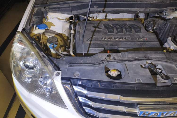 Used Haval H6 2016 Upgraded Model 1.5T Manual Two-Wheel Drive Elite Version Engine Bay Right