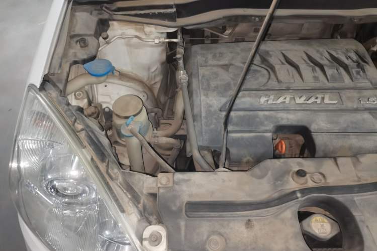 Used Haval H6 2016 Upgraded Model 1.5T Manual Two-Wheel Drive Value Edition Engine Bay Right