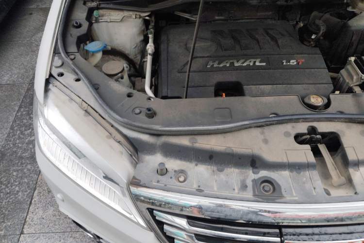 Used Haval H6 2016 Upgraded Model 1.5T Automatic Two-Wheel Drive Elite Version Engine Bay Right