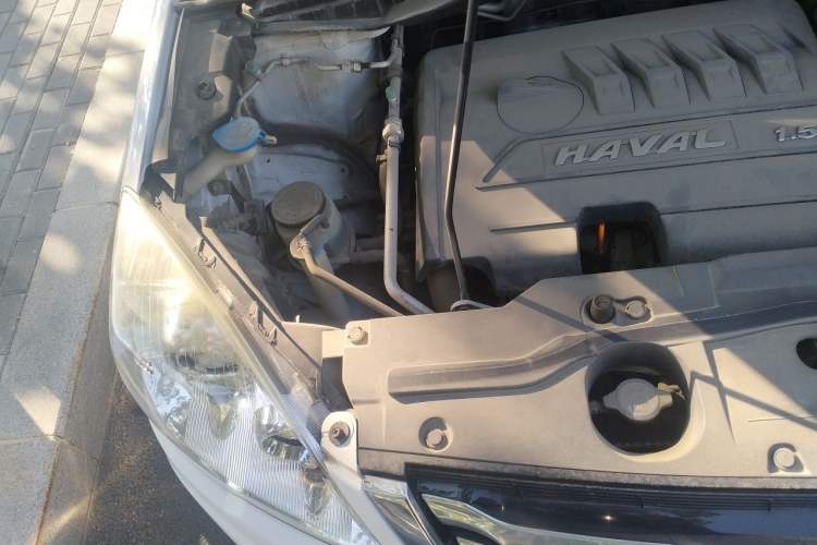 Used Haval H6 2016 Upgraded Model 1.5T Manual Two-Wheel Drive Urban Version Engine Bay Right