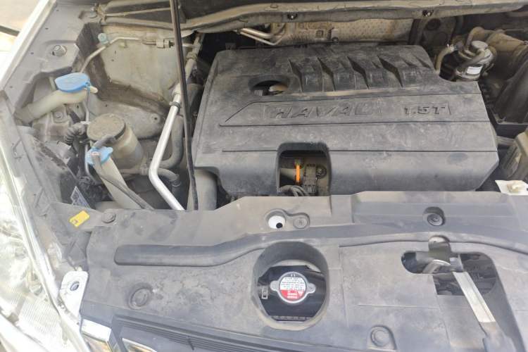Used Haval H6 2016 Upgraded Model 1.5T Automatic Two-Wheel Drive Elite Version Engine Bay Right