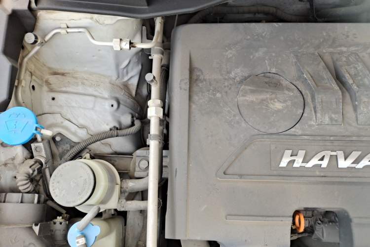 Used Haval H6 2016 Upgraded Model 1.5T Manual Two-Wheel Drive Elite Version Engine Bay Right