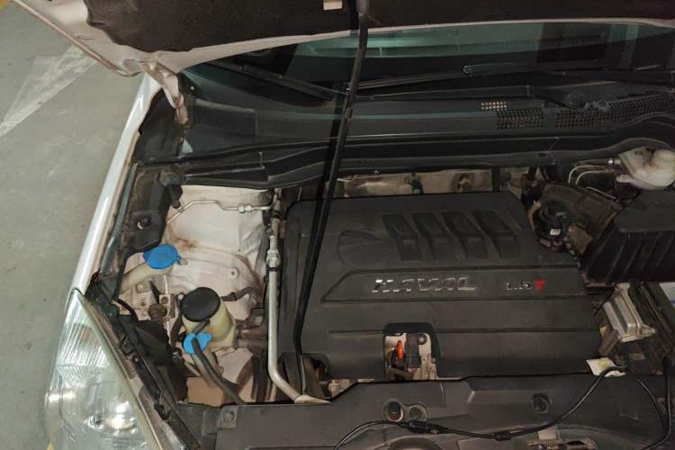 Used Haval H6 2016 Upgraded Model 1.5T Manual Two-Wheel Drive Elite Version Engine Bay Right