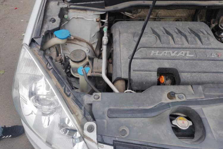 Used Haval H6 2016 Upgraded Model 1.5T Automatic Two-Wheel Drive Elite Version Engine Bay Right