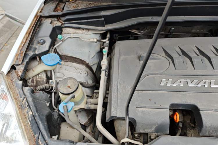 Used Haval H6 2016 Upgraded Model 1.5T Manual Two-Wheel Drive Elite Version Engine Bay Right