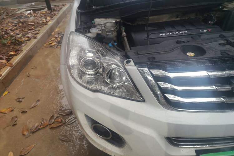 Used Haval H6 2016 Upgraded Model 1.5T Manual Two-Wheel Drive Value Edition Engine Bay Right