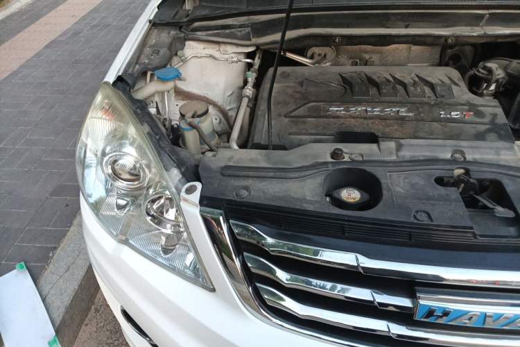 Used Haval H6 2016 Upgraded Model 1.5T Manual Two-Wheel Drive Urban Version Engine Bay Right