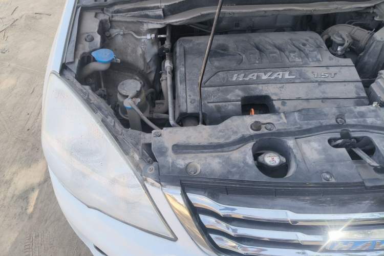 Used Haval H6 2016 Upgraded Model 1.5T Manual Two-Wheel Drive Elite Version Engine Bay Right