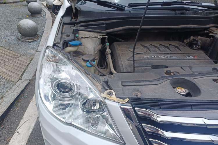 Used Haval H6 2016 Upgraded Model 1.5T Automatic Two-Wheel Drive Elite Version Engine Bay Right