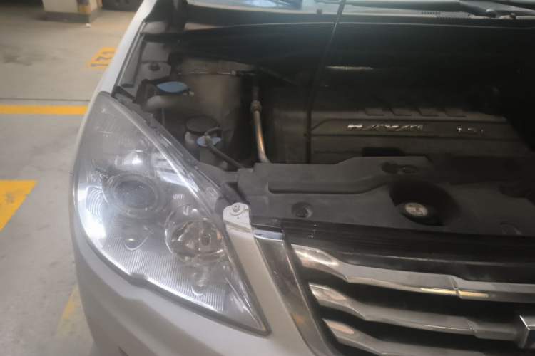 Used Haval H6 2016 Upgraded Model 1.5T Manual Two-Wheel Drive Elite Version Engine Bay Right
