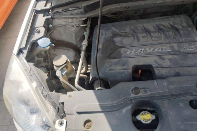 Used Haval H6 2016 Upgraded Model 1.5T Manual Two-Wheel Drive Elite Version Engine Bay Right