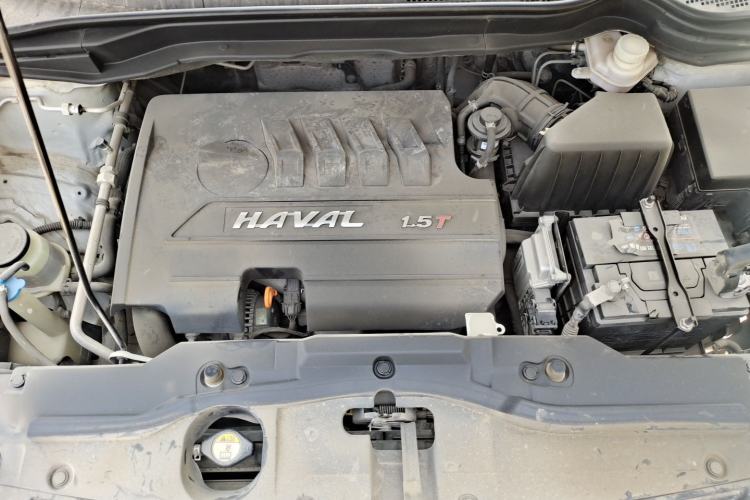 Used Haval H6 2016 Upgraded Model 1.5T Manual Two-Wheel Drive Elite Version Engine Bay