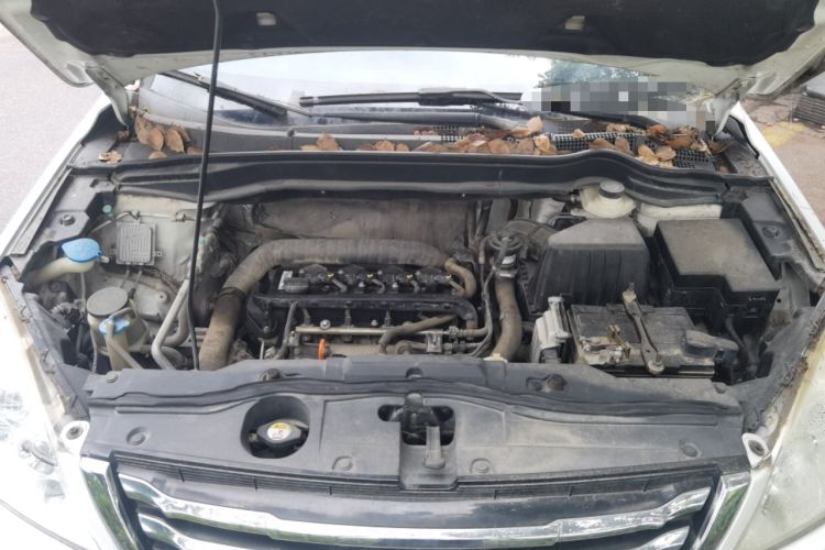 Used Haval H6 2016 Upgraded Model 1.5T Manual Two-Wheel Drive Elite Version Engine Bay