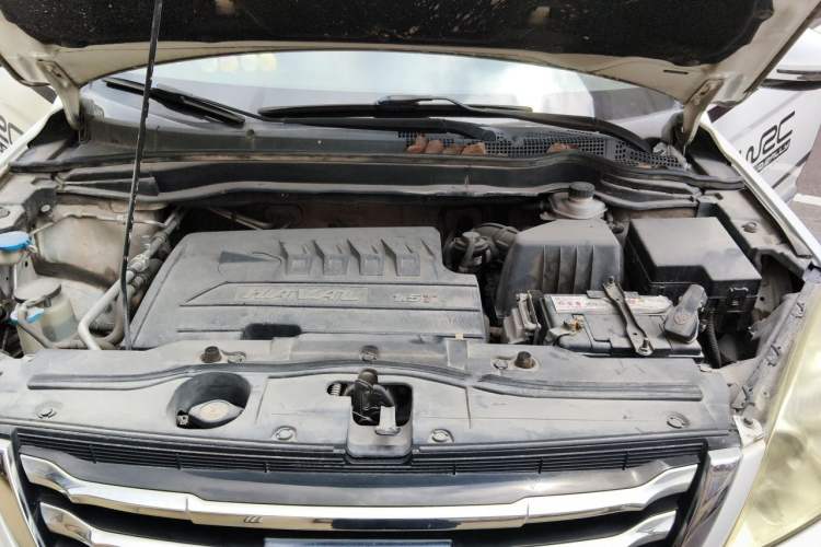 Used Haval H6 2016 Upgraded Model 1.5T Manual Two-Wheel Drive Elite Version Engine Bay