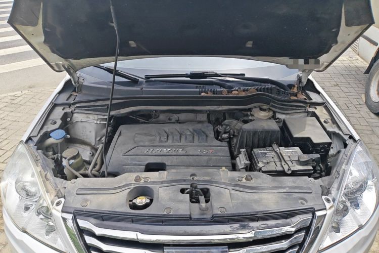 Used Haval H6 2016 Upgraded Model 1.5T Manual Two-Wheel Drive Elite Version Engine Bay