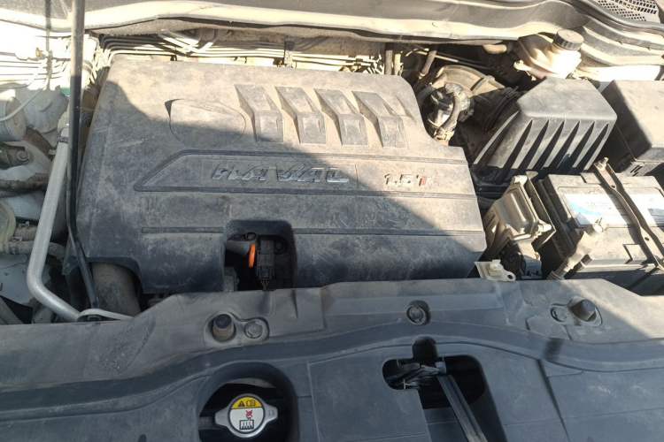 Used Haval H6 2016 Upgraded Model 1.5T Manual Two-Wheel Drive Value Edition Engine Bay