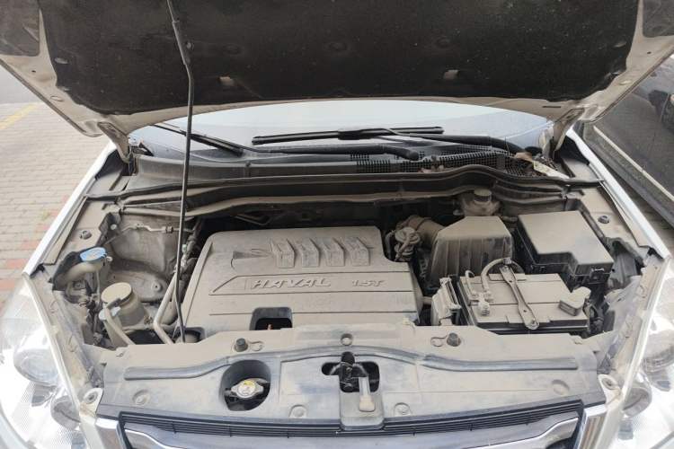 Used Haval H6 2016 Upgraded Model 1.5T Automatic Two-Wheel Drive Elite Version Engine Bay