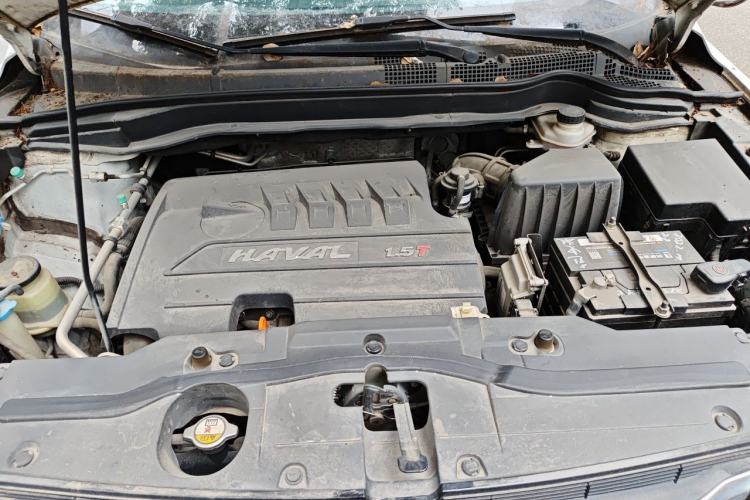 Used Haval H6 2016 Upgraded Model 1.5T Manual Two-Wheel Drive Elite Version Engine Bay
