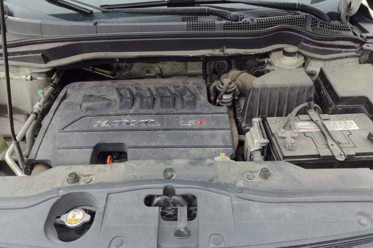 Used Haval H6 2016 Upgraded Model 1.5T Automatic Two-Wheel Drive Elite Version Engine Bay