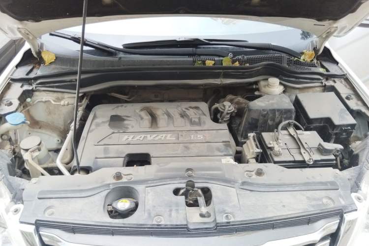 Used Haval H6 2016 Upgraded Model 1.5T Automatic Two-Wheel Drive Prestige Version Engine Bay