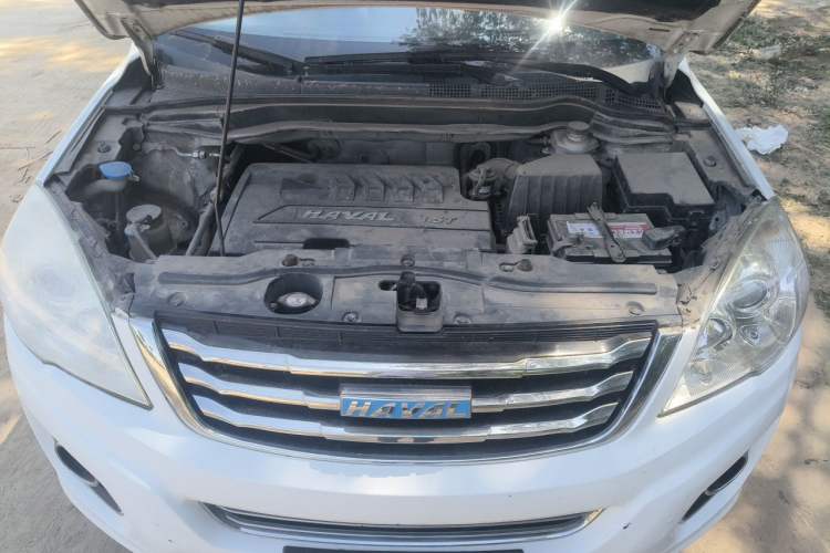 Used Haval H6 2016 Upgraded Model 1.5T Manual Two-Wheel Drive Elite Version Engine Bay