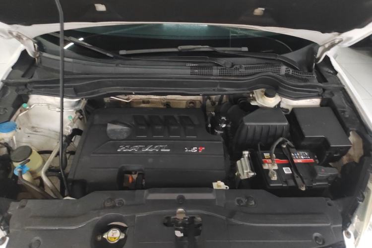 Used Haval H6 2016 Upgraded Model 1.5T Automatic Two-Wheel Drive Elite Version Engine Bay