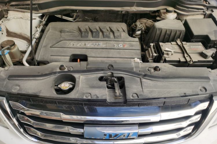 Used Haval H6 2016 Upgraded Model 1.5T Manual Two-Wheel Drive Elite Version Engine Bay