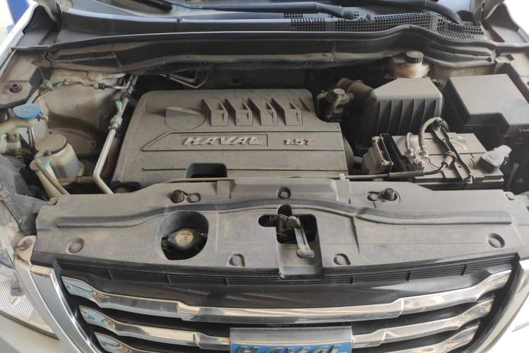 Used Haval H6 2016 Upgraded Model 1.5T Automatic Two-Wheel Drive Elite Version Engine Bay
