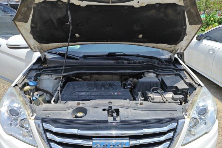 Used Haval H6 2016 Upgraded Model 1.5T Automatic Two-Wheel Drive Elite Version Engine Bay