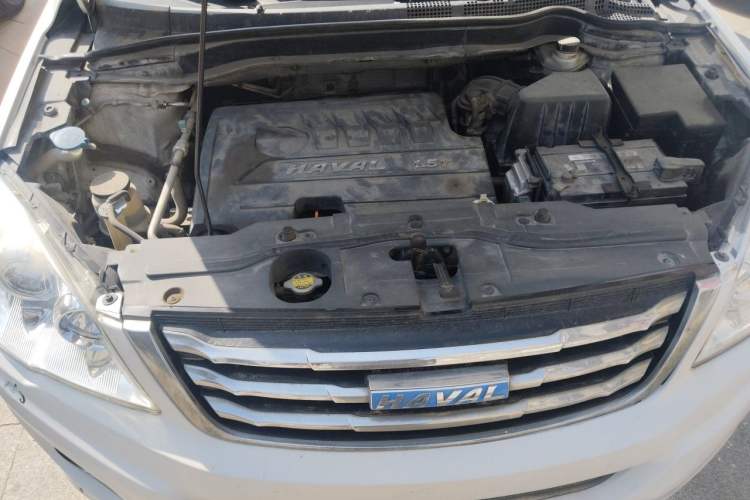 Used Haval H6 2016 Upgraded Model 1.5T Manual Two-Wheel Drive Elite Version Engine Bay