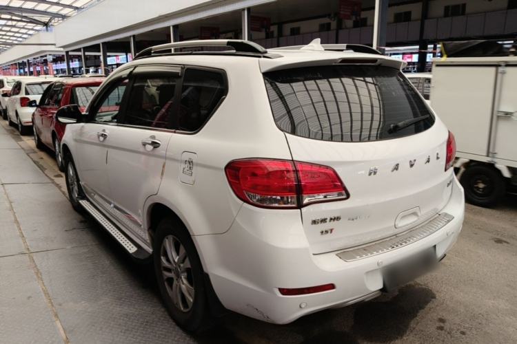 Used Haval H6 2016 Upgraded Model 1.5T Automatic Two-Wheel Drive Elite Version Exterior 2