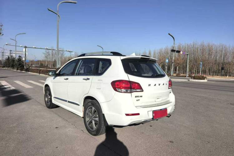 Used Haval H6 2016 Upgraded Model 1.5T Manual Two-Wheel Drive Urban Version Exterior 3