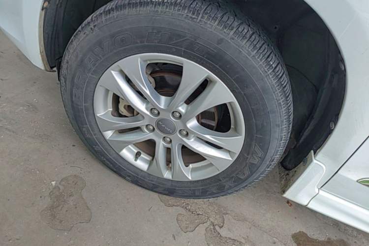 Used Haval H6 2016 Upgraded Model 1.5T Manual Two-Wheel Drive Urban Version Exterior 4
