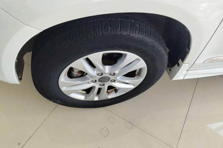 Used Haval H6 2016 Upgraded Model 1.5T Automatic Two-Wheel Drive Elite Version Exterior 4