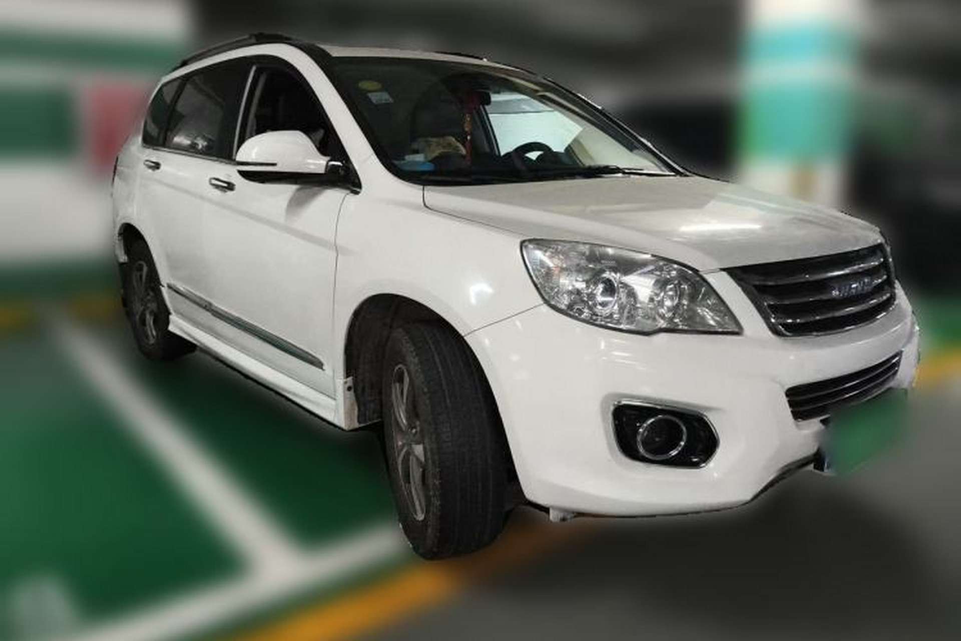 Used Haval H6 2016 Upgraded Model 1.5T Manual Two-Wheel Drive Elite Version Front Right 45 Deg