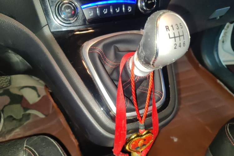 Used Haval H6 2016 Upgraded Model 1.5T Manual Two-Wheel Drive Urban Version Gear Lever