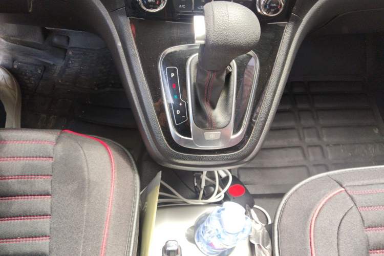 Used Haval H6 2016 Upgraded Model 1.5T Automatic Two-Wheel Drive Elite Version Gear Lever